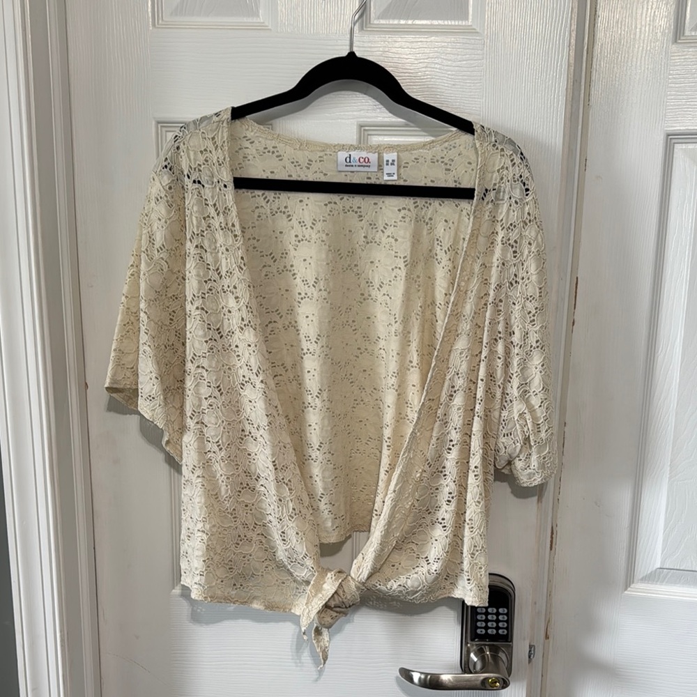 Cream Lace Women's Shrug